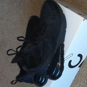 Nike Air Max 270